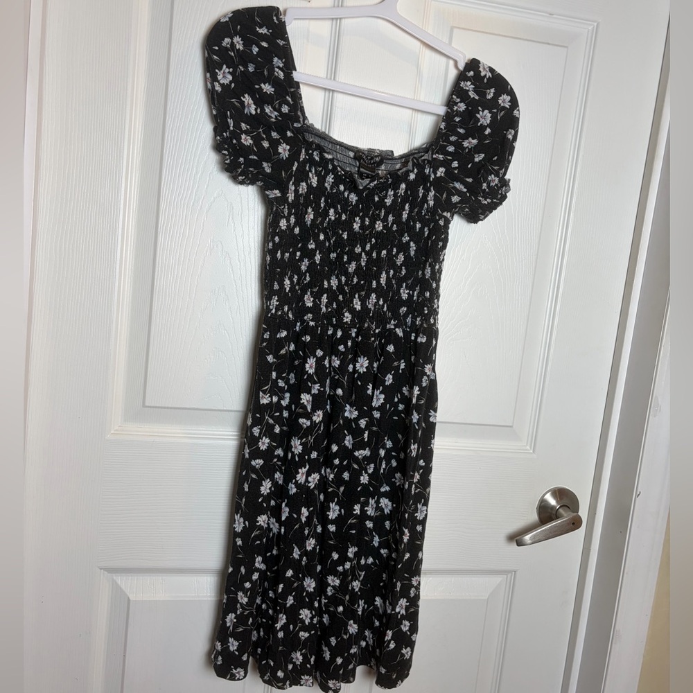 Streetwear Society Floral Dress! 🖤🤍